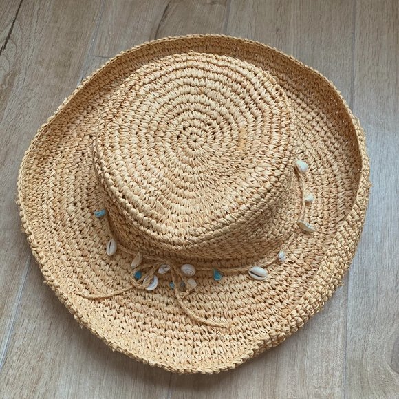 Seashell 🐚 & Stone-Trimmed Sun Hat ☀️ - Picture 2 of 6